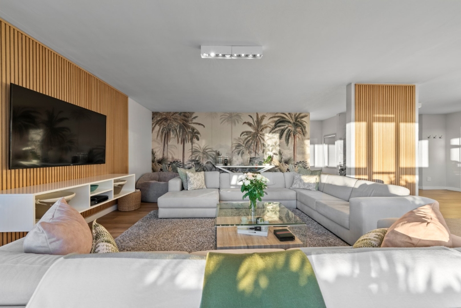To Let 4 Bedroom Property for Rent in Sea Point Western Cape
